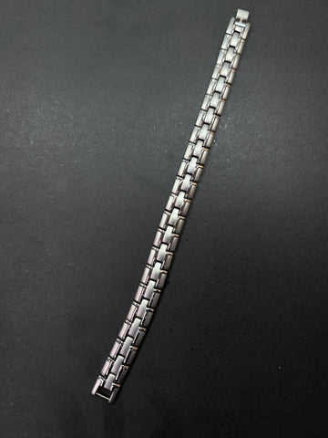 Stainless Steel Magnetic Therapy Bracelet – Sleek & Modern Design